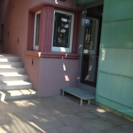 Urban Gardenappartment In 公寓 *